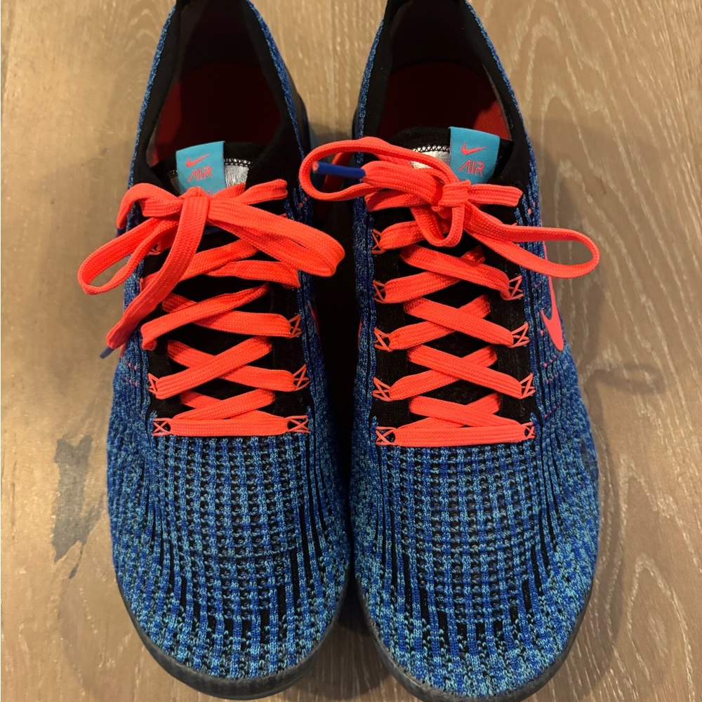 EUC Nike Air VaporMax Flyknit 3 in Blu Fury/Bright Crimson 11 - Picture 3 of 6